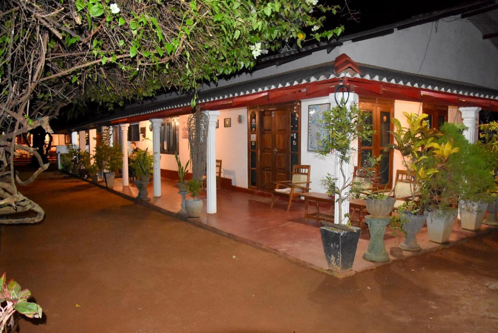 Lake House Homestay Anuradhapura Luaran gambar