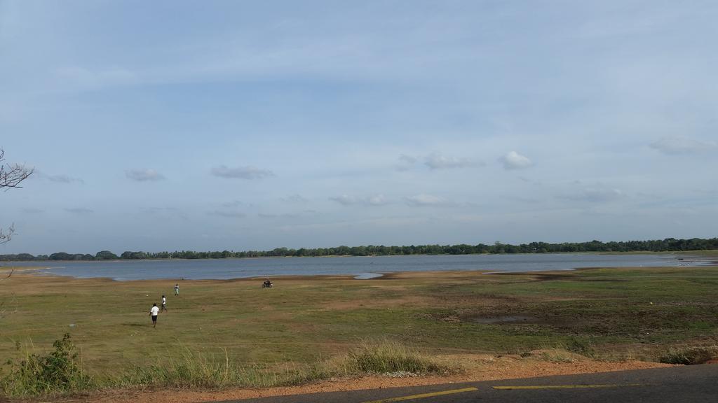 Lake House Homestay Anuradhapura Luaran gambar